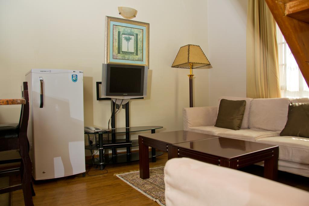 Natural Oak Apartments ナイロビ エクステリア 写真