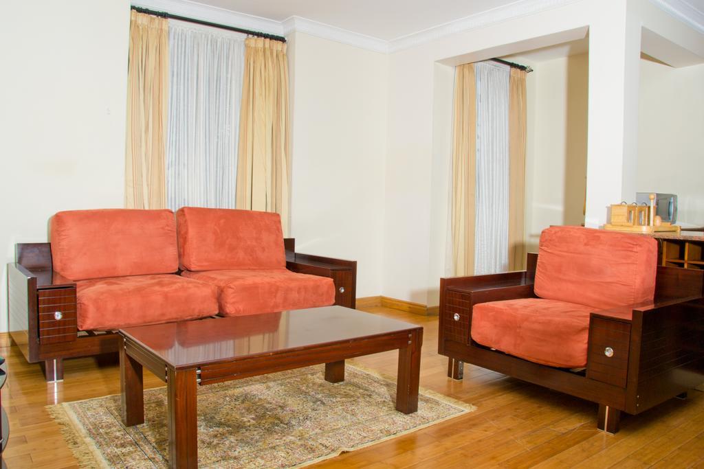 Natural Oak Apartments ナイロビ エクステリア 写真